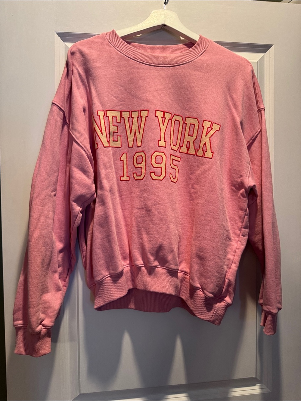 Casual Pink 'New York 1995' Crewneck Sweatshirt